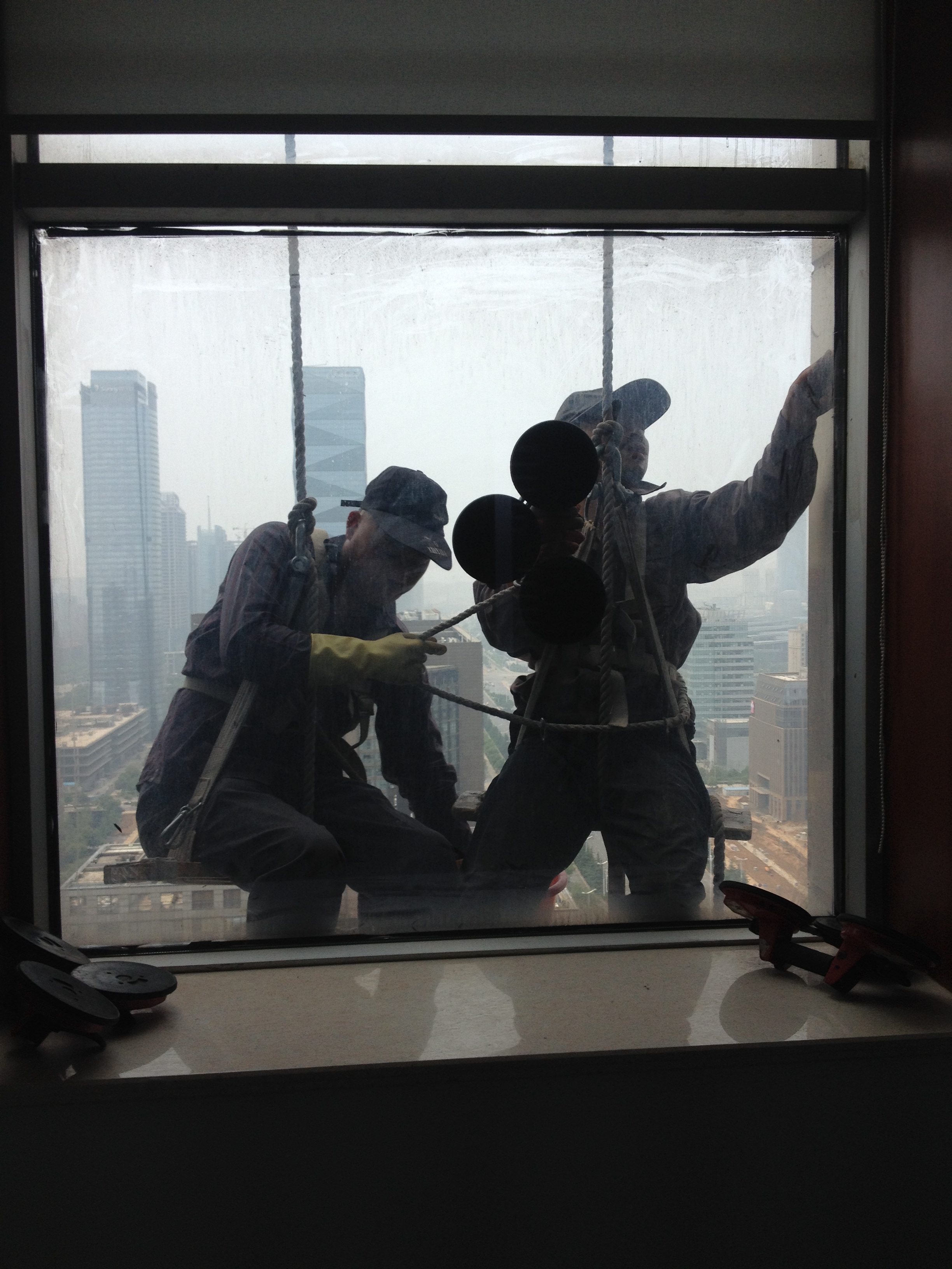 大厦玻璃改窗户